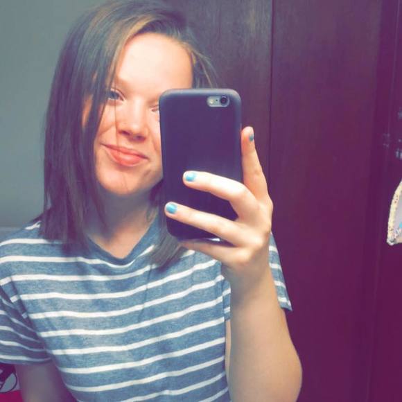 Meet your Posher, Alexis - Picture 1 of 1